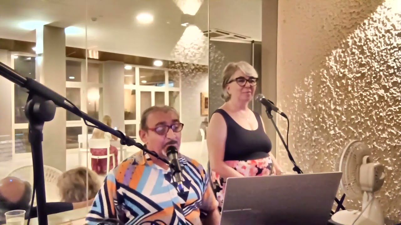 Salvino Modicano Canta  " Survivor "  Cover Di Mike Francis HOTEL ELORO (  Marina AGOSTO 2025 )