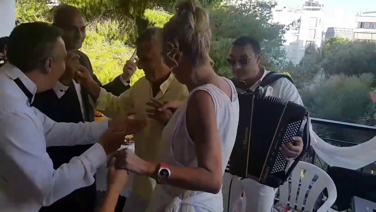 MARIAN MEXICANU SI ARGINTUL VIU  LA PLACERE -ATENA- GRECIA