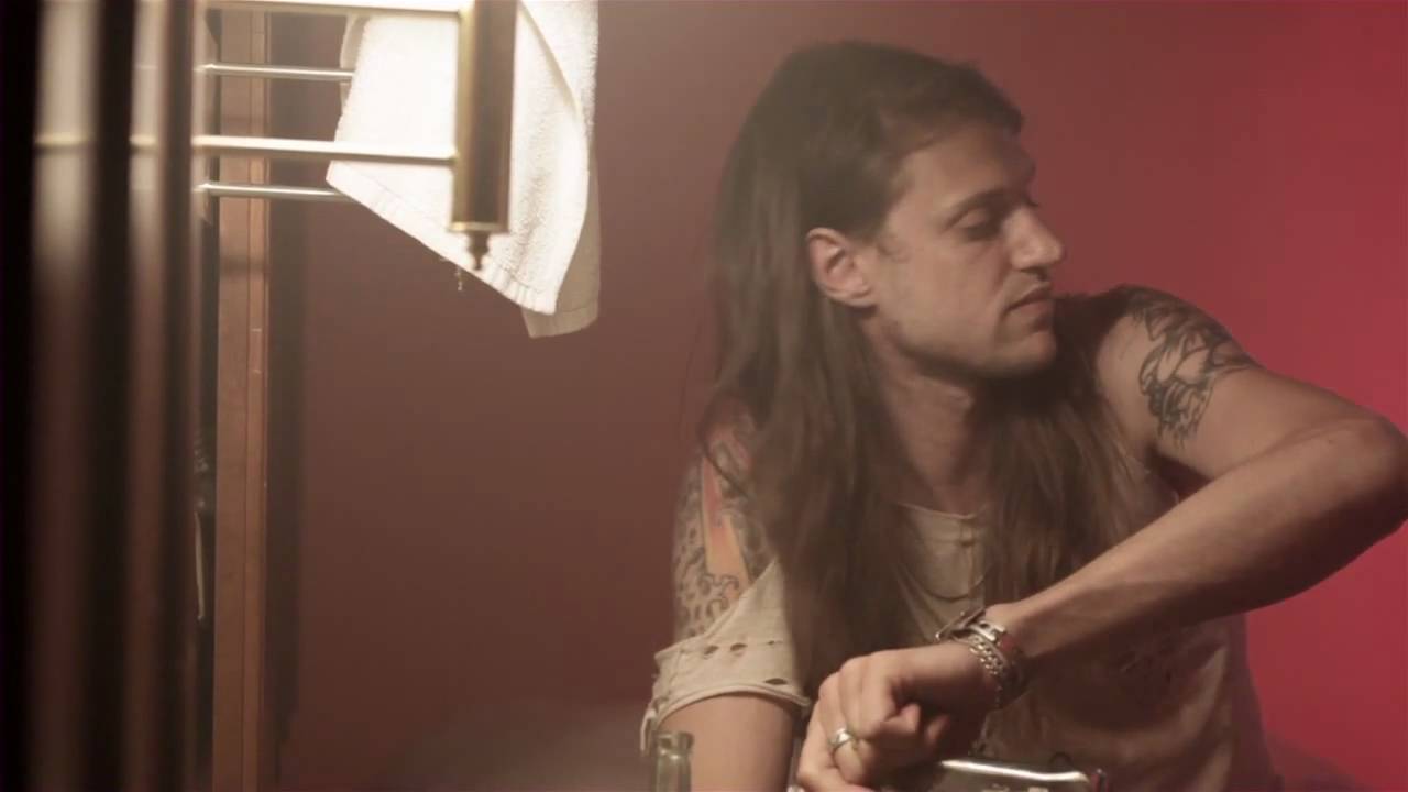 Von Haze - Outside The Night (Official Video)