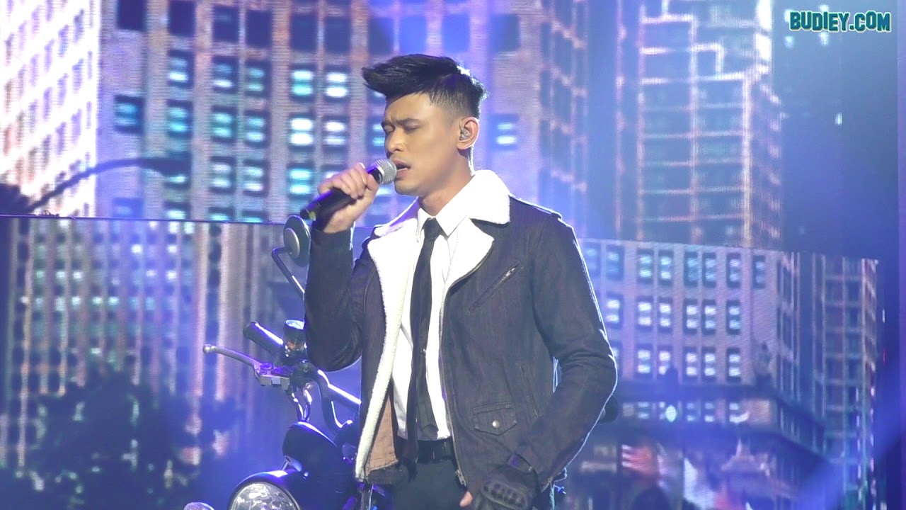 Andi Bernadee LAYU DI HUJUNG MEKAR di Konsert BIG STAGE