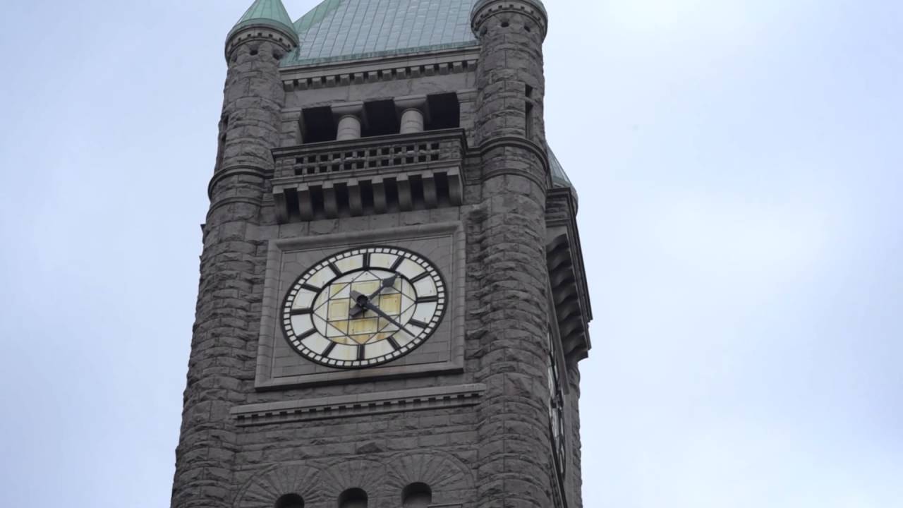 Minneapolis City Hall bell tower plays Prince tribute