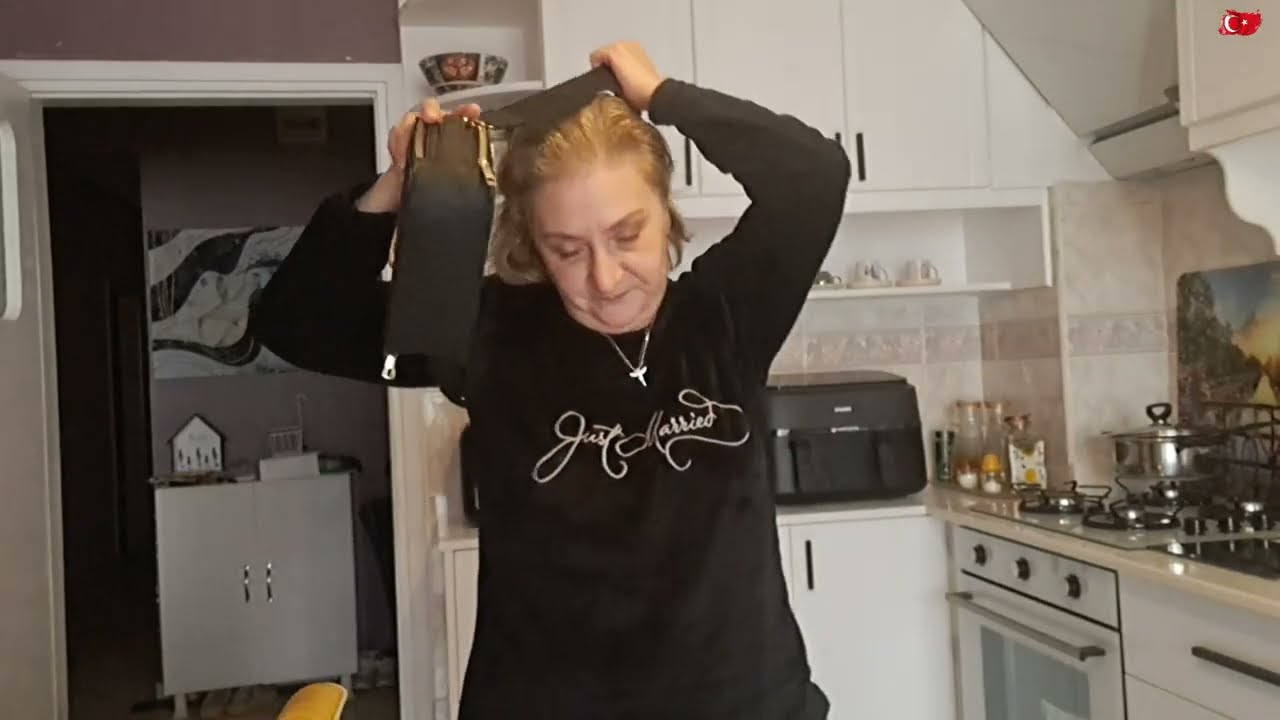 ANNEMİN COK AGRISI VAR NE YAPACAGIMI ŞAŞIRDIM  İYİKİ  TEYZEM GELDİ 