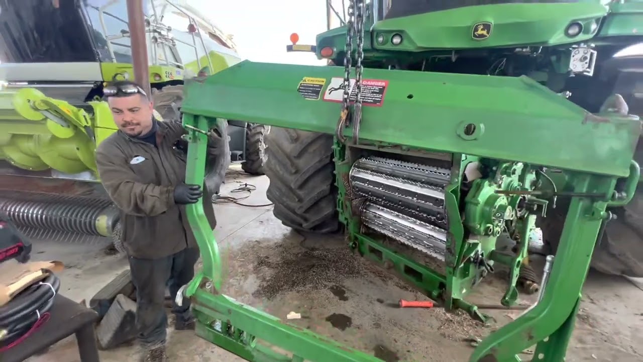 John Deere 9700 chopper. Winter maintenance part 1