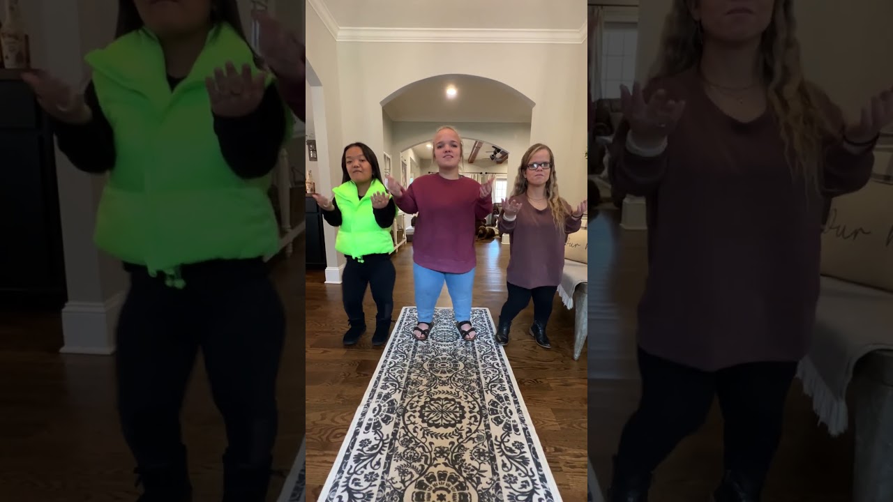 Dancing Sisters ✨ | 7 Little Johnstons | TLC