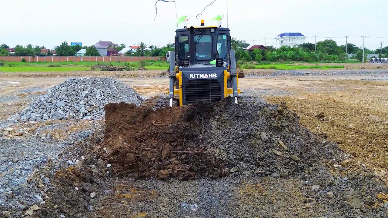 Efficient Landfill Project Operations with Shantui DH17 C3 Pro Bulldozers and Dump Trucks