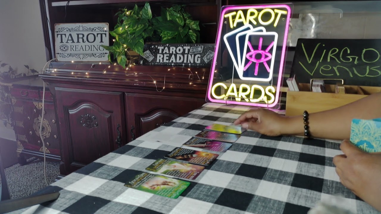 Venus sign Virgo - Birth Chart Love Reading Series