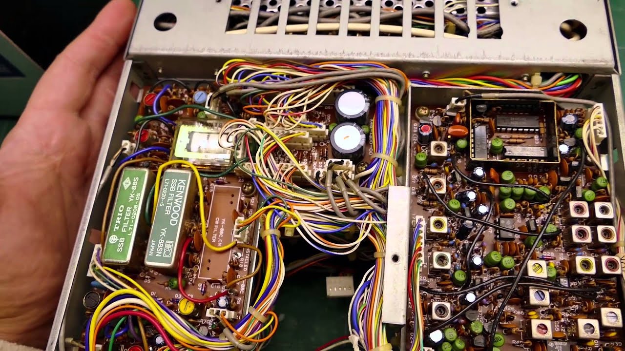 Poniendo al punto, repaso y mejora de un Kenwood TS 130S