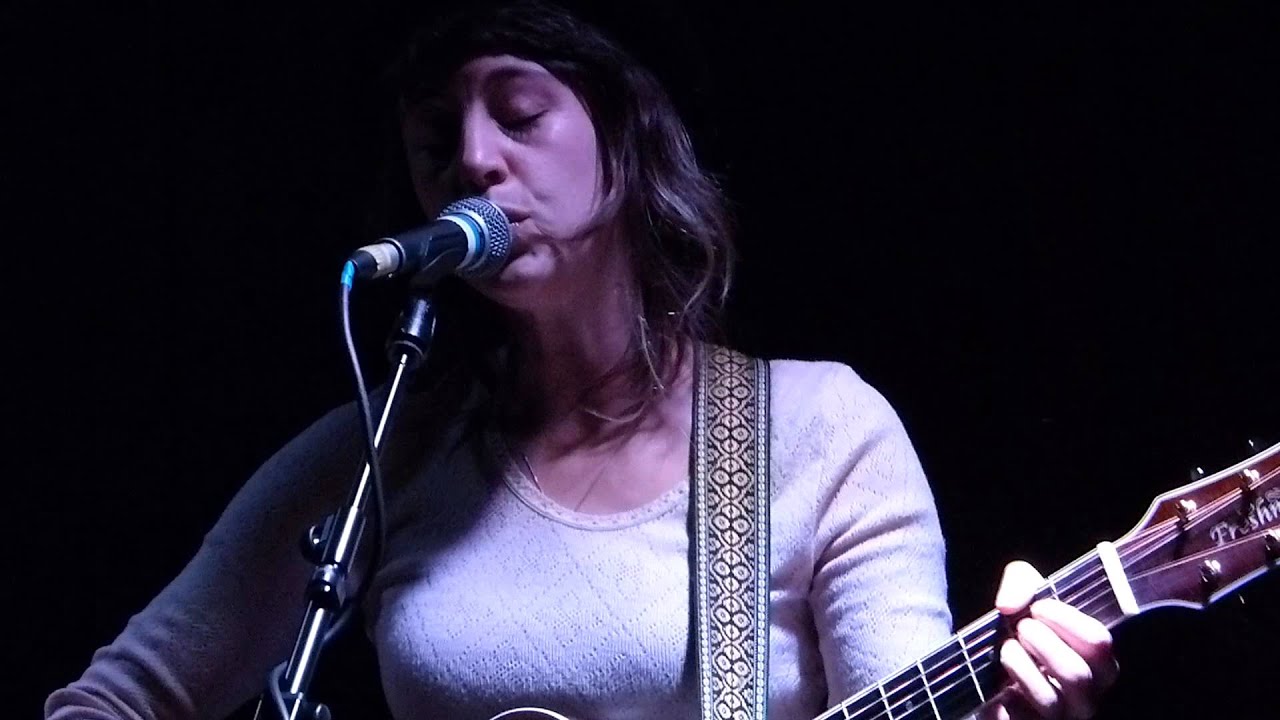 Emma's Imagination - If Love is a Red Dress (Maria McKee) live the Castle Hotel, Manchester 28-10-13