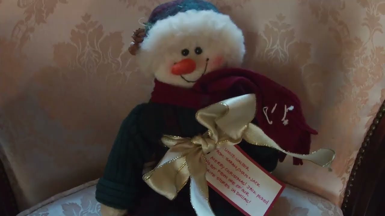 Christmas Decorating at Villa Finale: A Behind-the-Scenes Look!