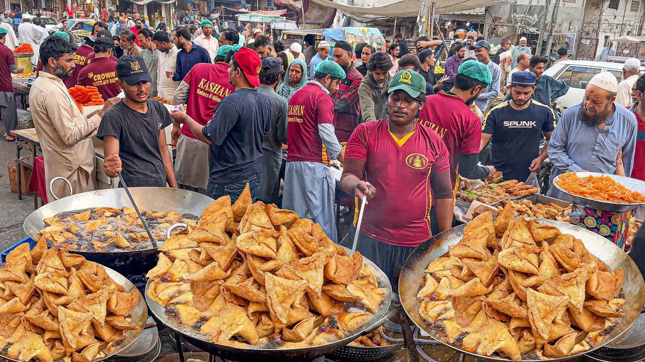 Karachi's BIGGEST Ramadan Food Street Rush l CRAZY Rush Before Iftar! Jalebi, Samosa, Pakora & More