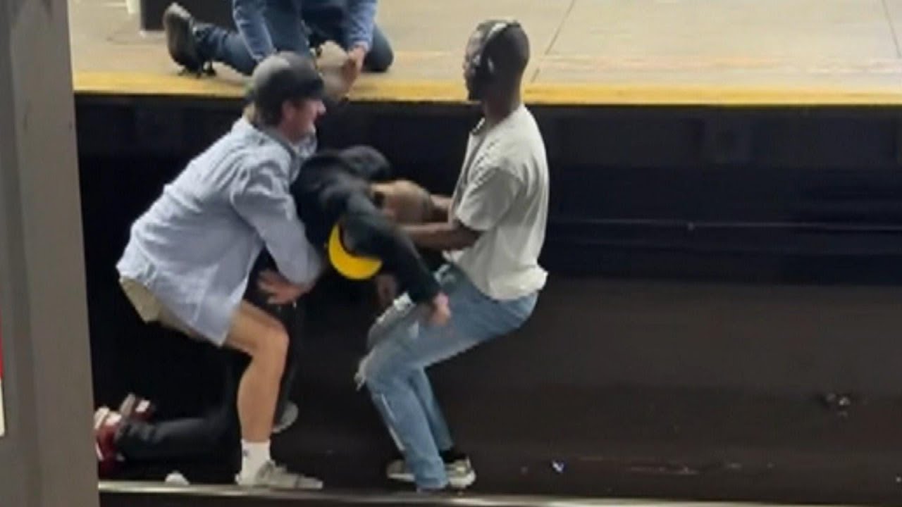 Tourist Helps Rescue Unconscious Man From NYC Subway Tracks