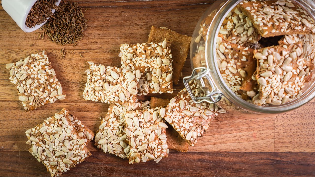 How to Make Sourdough Discard Crackers