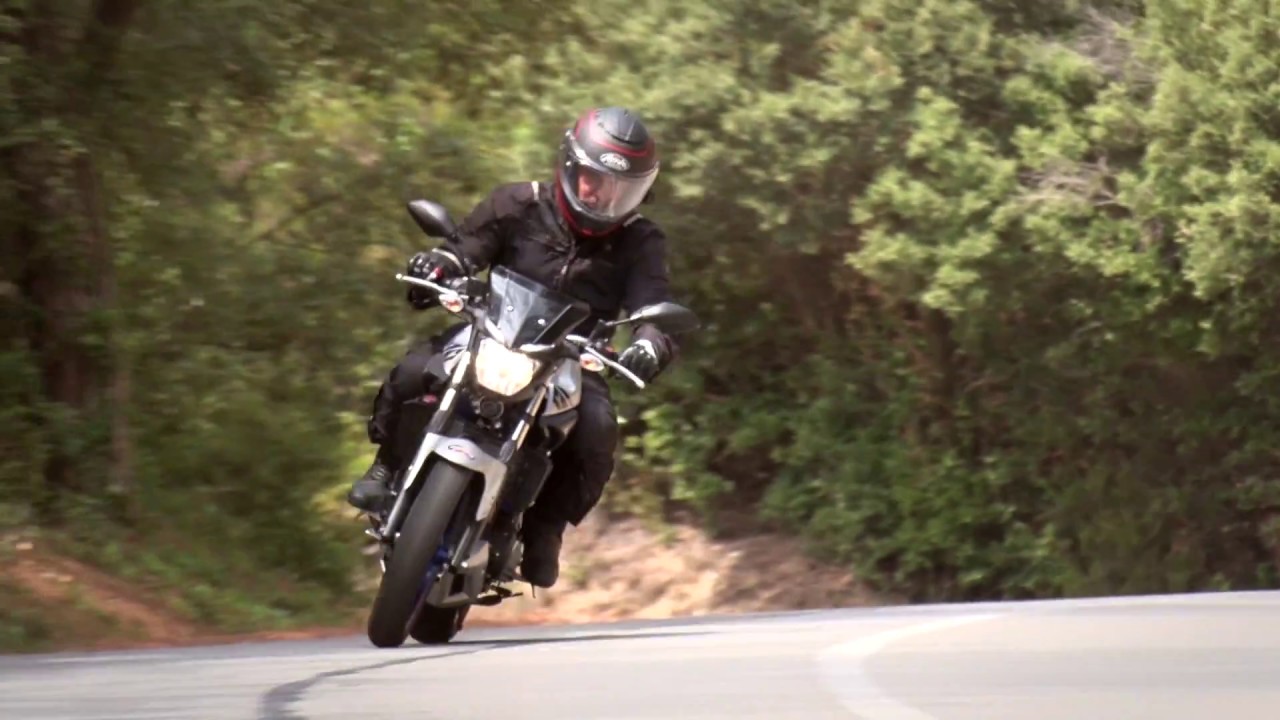 Motosx1000 : Test  Yamaha MT-03