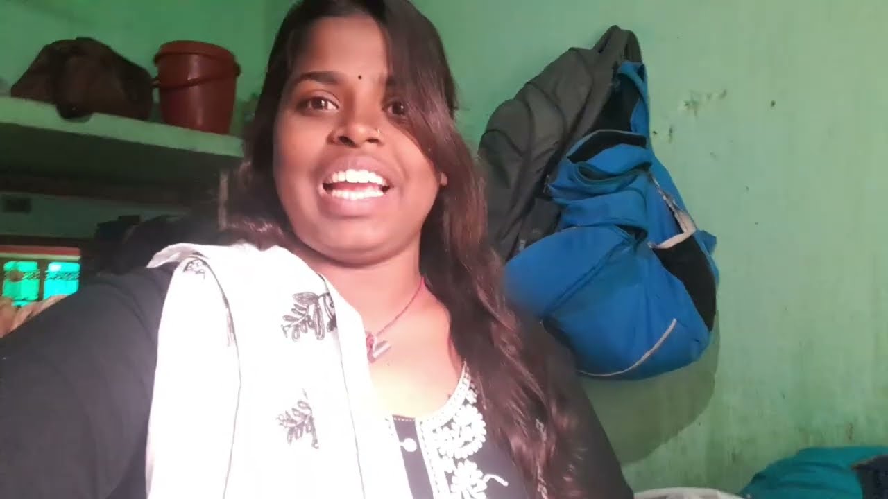 dekhiye mammi ka Ghar ka kajal mammi ne ghar me hi banaya waterproof kajal 