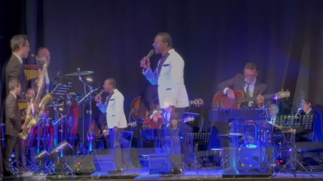 Colin Roy - Nat King Cole - Autumn Leaves