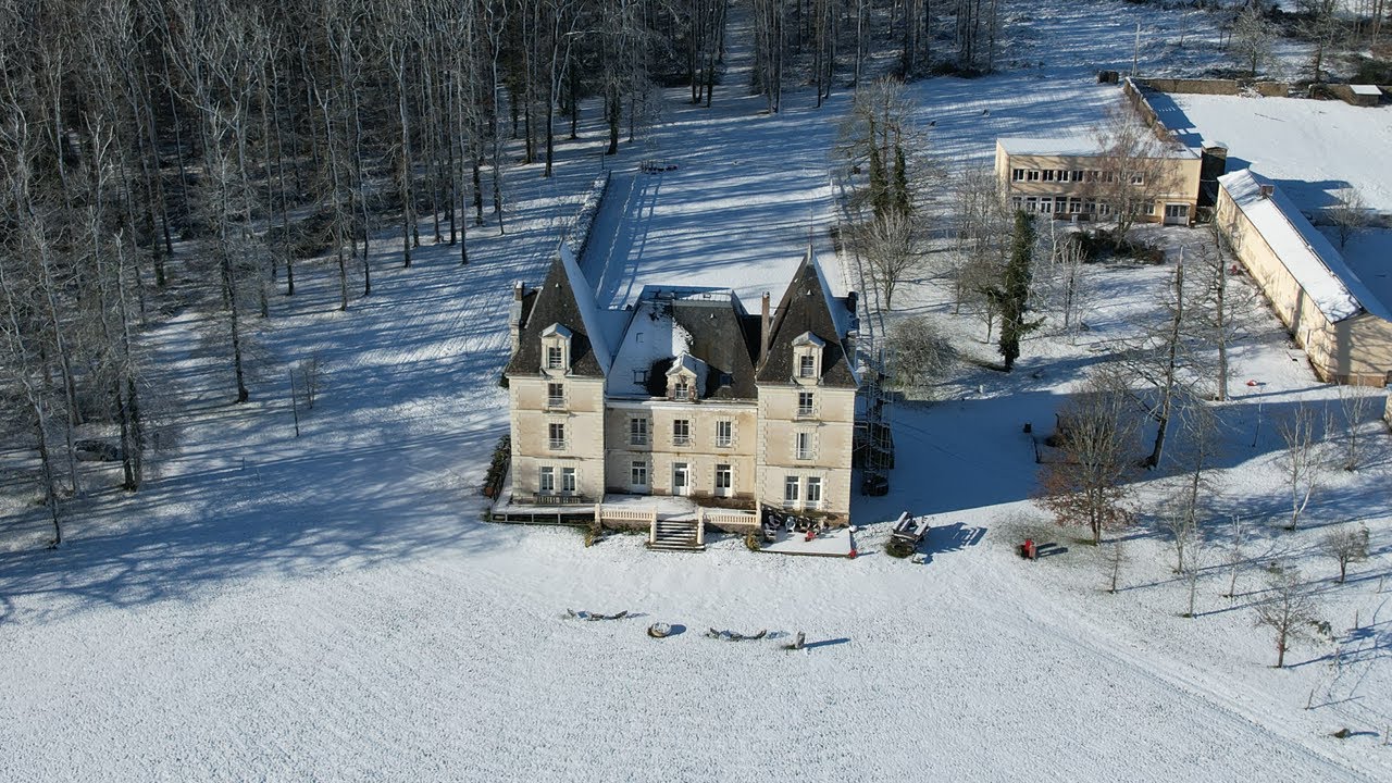 Drone : Château de Noirbreuil sous la Neige