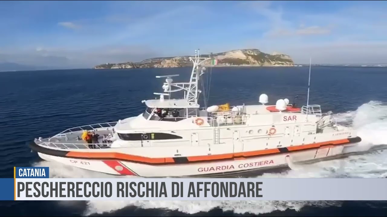 Catania: Peschereccio rischia di affondare