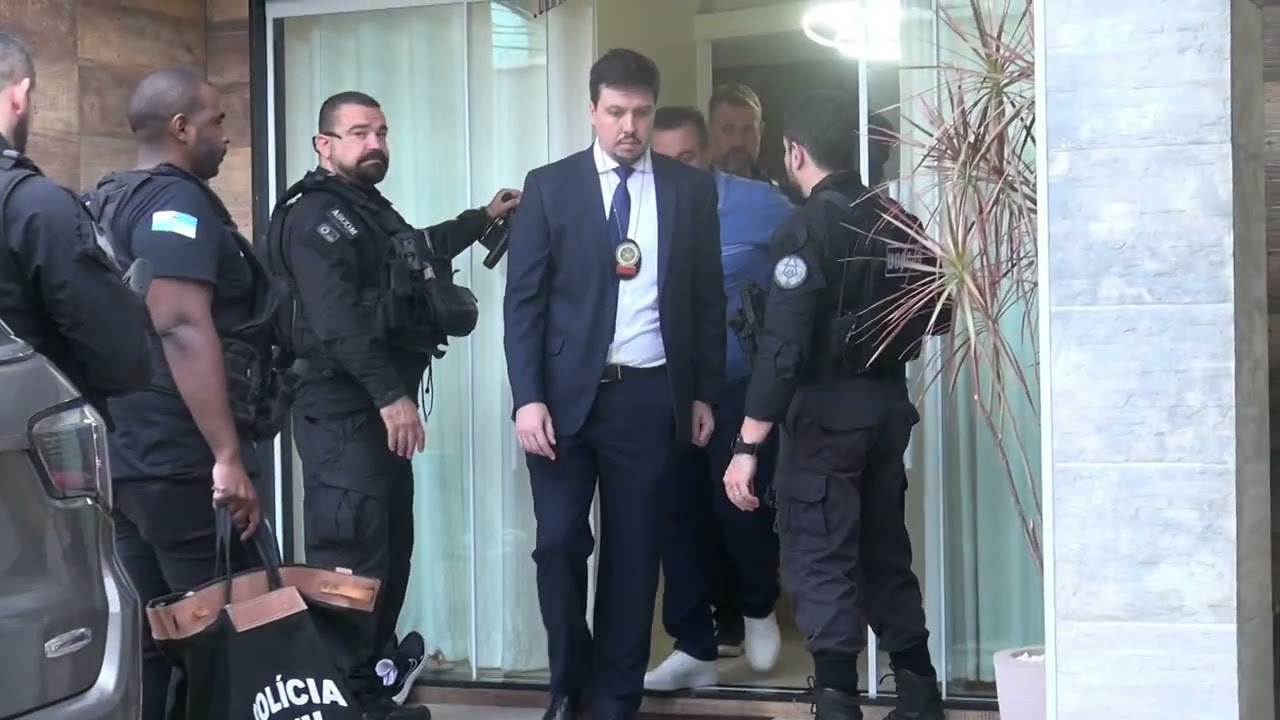 OPERAÇÃO  MURO DE FAVORES 