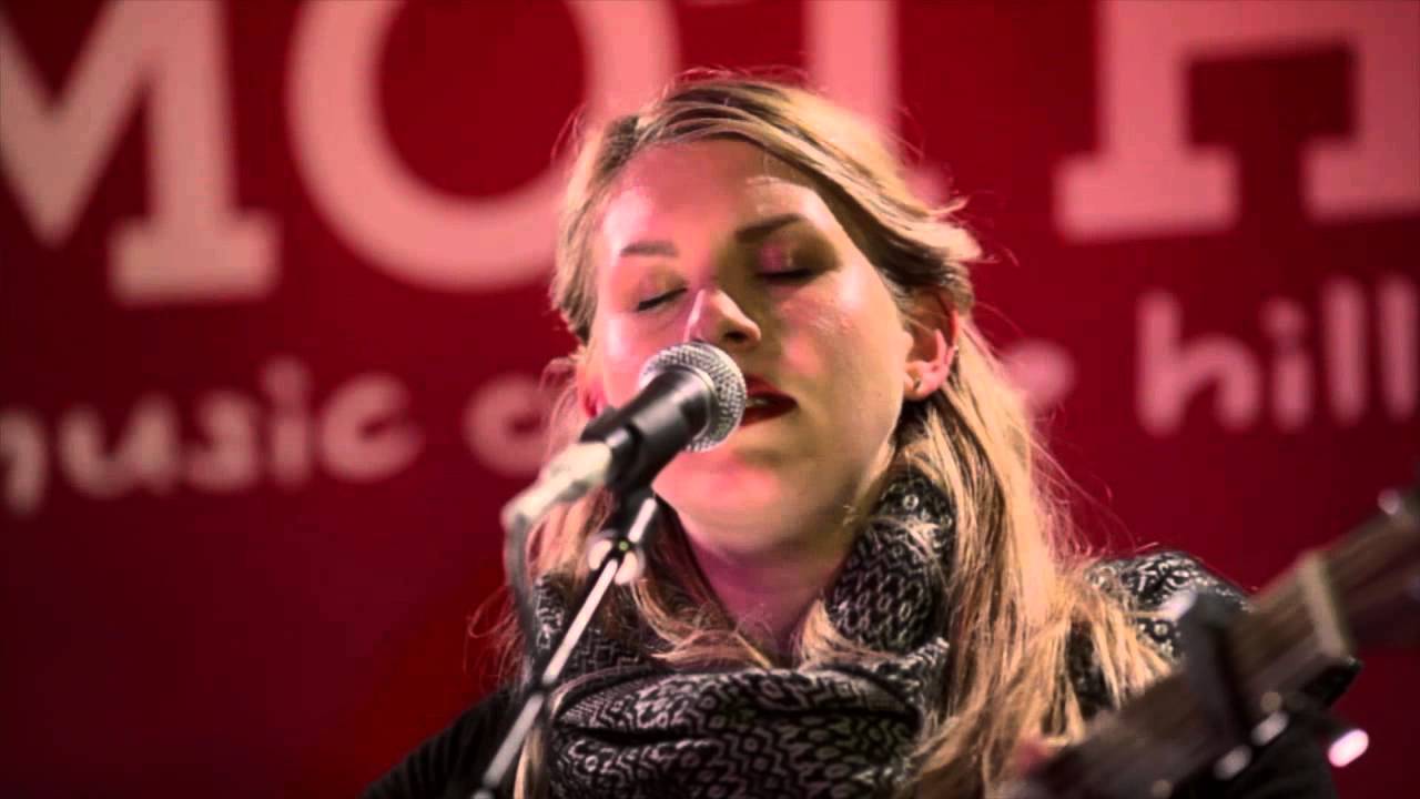 Melody Pool and Lachlan Bryan – 'Loretta' (Townes Van Zandt cover) at MOTH