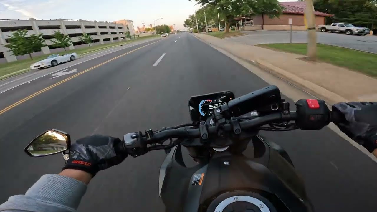 5 MINUTES OF CRAZY RIDING | SUZUKI GSX-8S