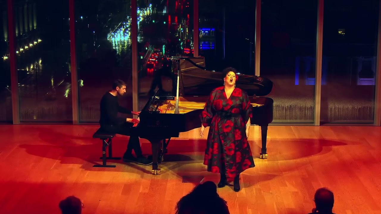 Júrame- M. Grever (Claudia Díaz, soprano) 