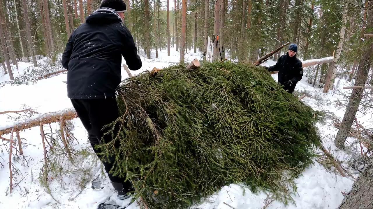 Primitive Shelter - Preparing for a Snowstorm