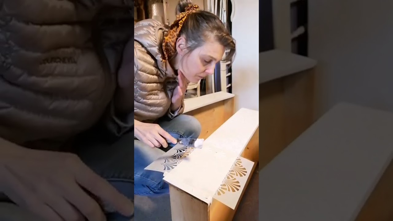 Relooking d'une commode année 60 | Peinture et pochoir