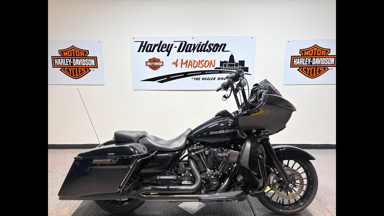 2018 FLTRXS Harley-Davidson® Road Glide® Special Vivid Black 654223D