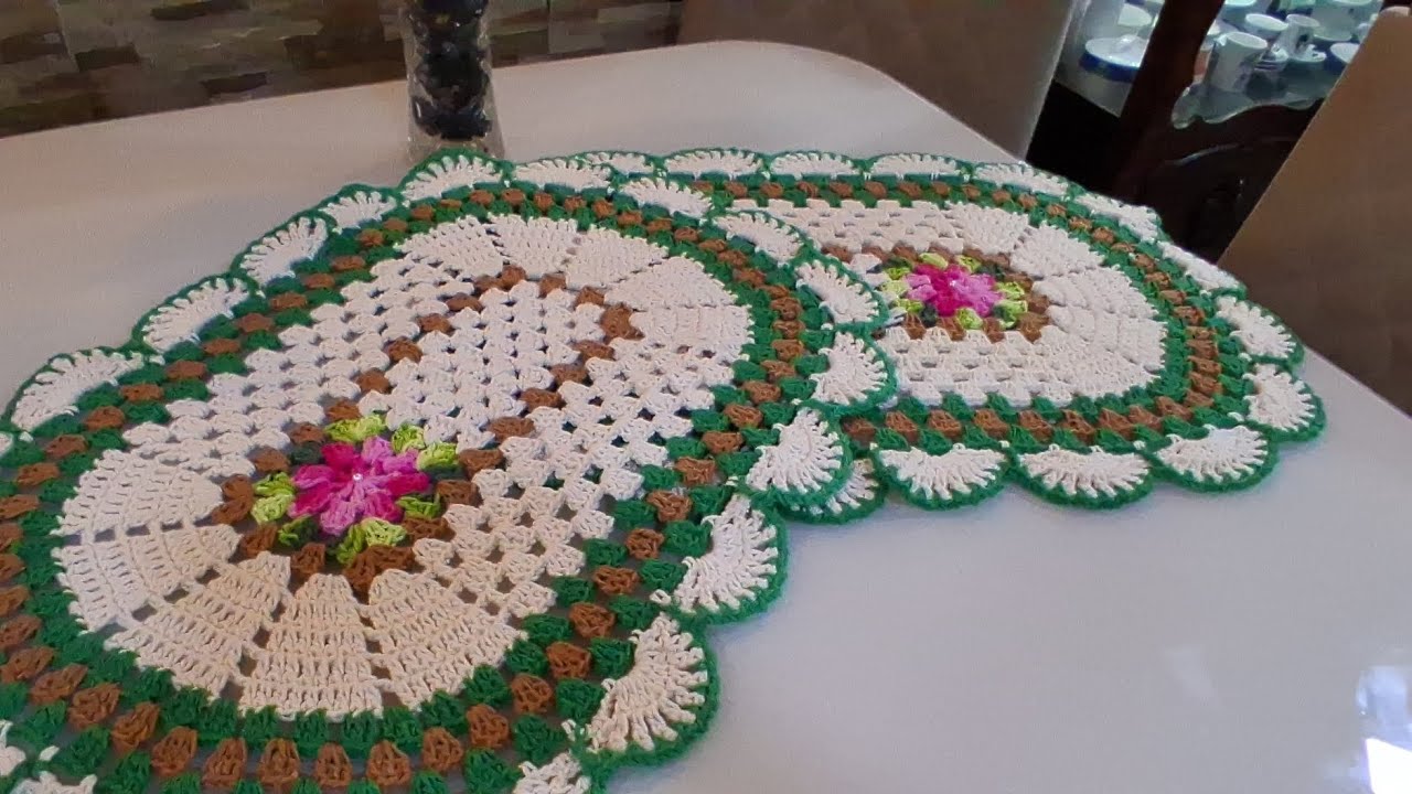 Modelo com a base retrô do YouTube! @Fernandaartecroche #crochet #viralvideo #produção 