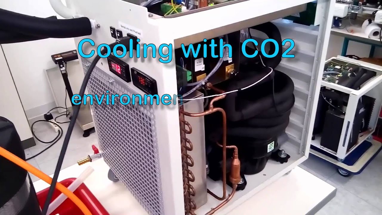 Eine R744 (CO2) Vollhermetik Kälteanlage in Funktion.