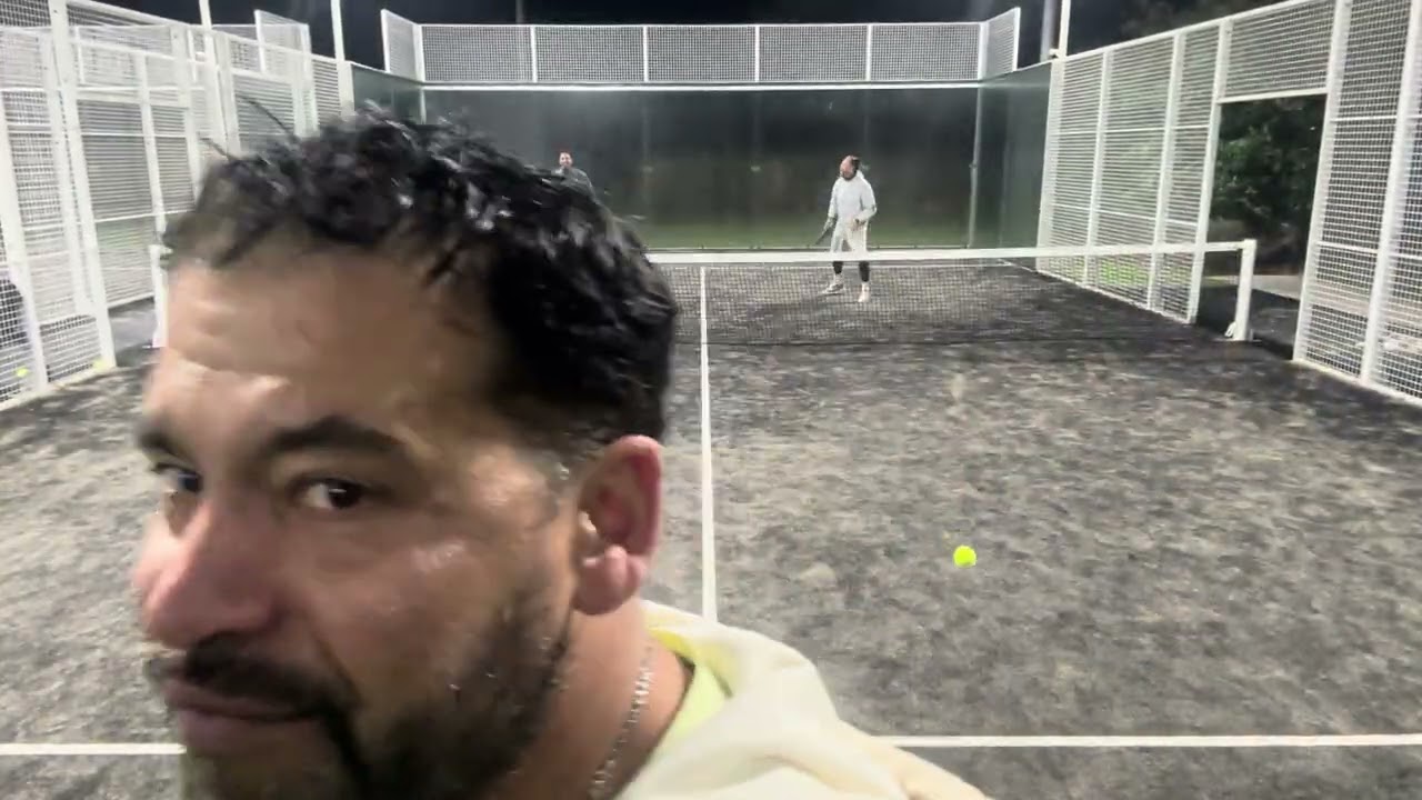 PADEL CLUB PELLIKAAN SET 2 ! Romano/Edje VS Vitor/Ramil
