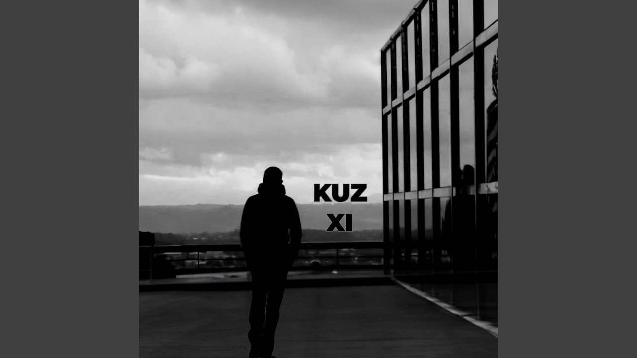 XI