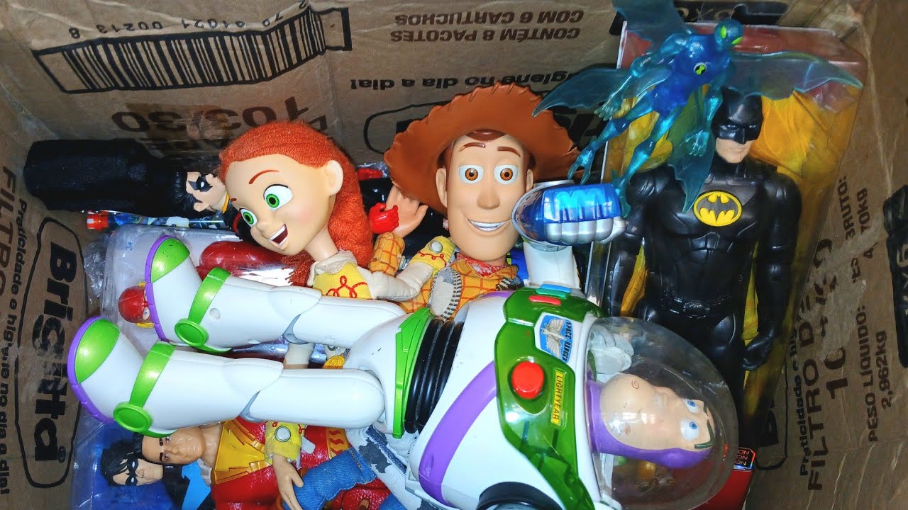 UNBOXING IMENSO de BRINQUEDOS ANTIGOS (Toy Story, Ben 10, Batman, Flash +) TROCA com BEN TENNYSON RM