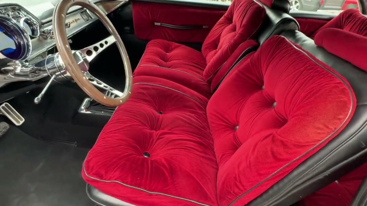 Chevrolet 210 2-дверный 1957 года выпуска с отделкой Bel Air.