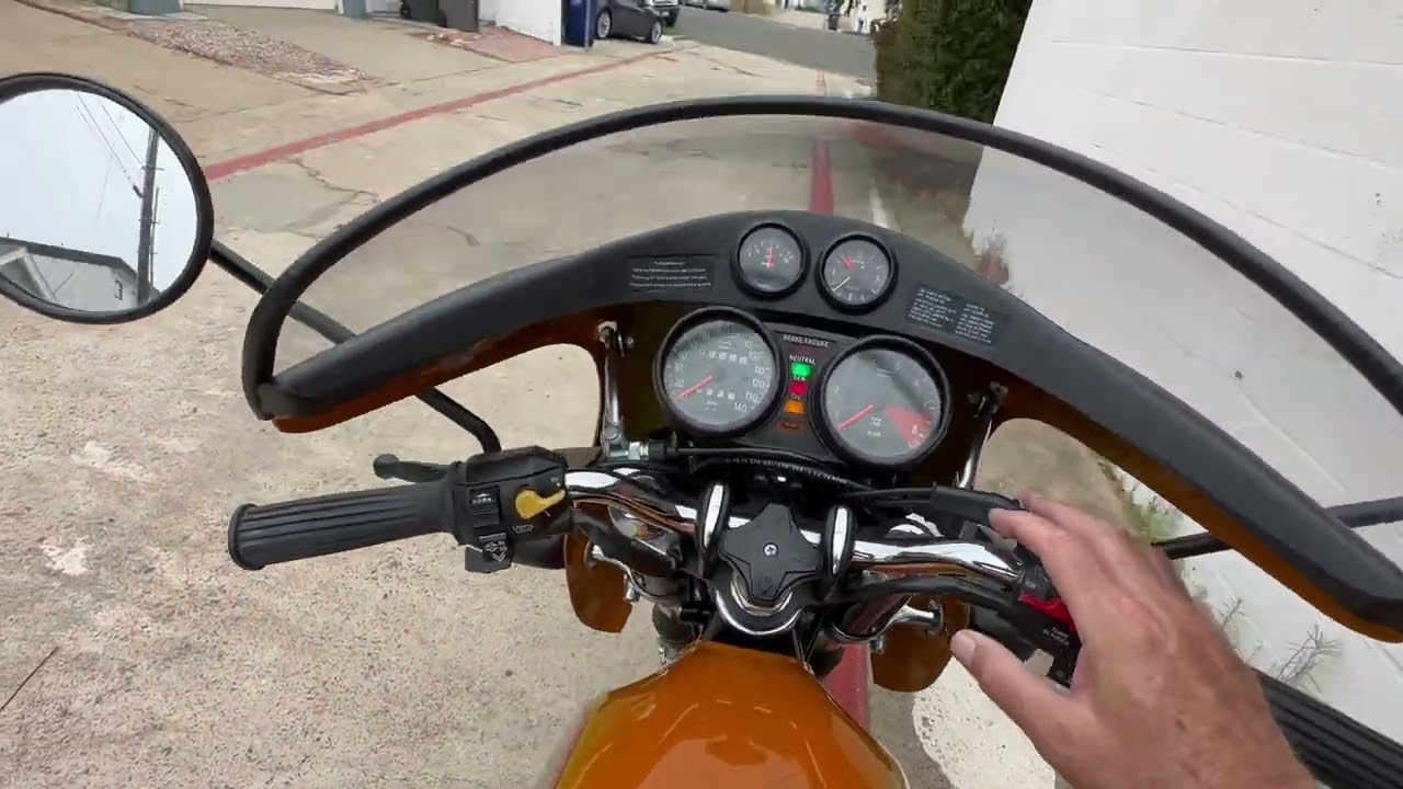 Cold Start 1975 BMW R90S Daytona Orange