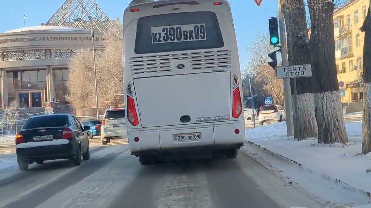 Зимняя Караганда. Проспект Н.Назарбаева, пр. Бухар Жырау.  Казахстан зимой в снегу.