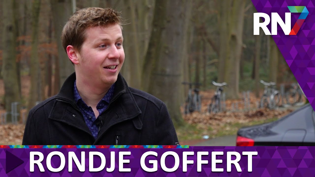 ESPN-commentator Teun de Boer loopt een rondje rond het Goffertstadion