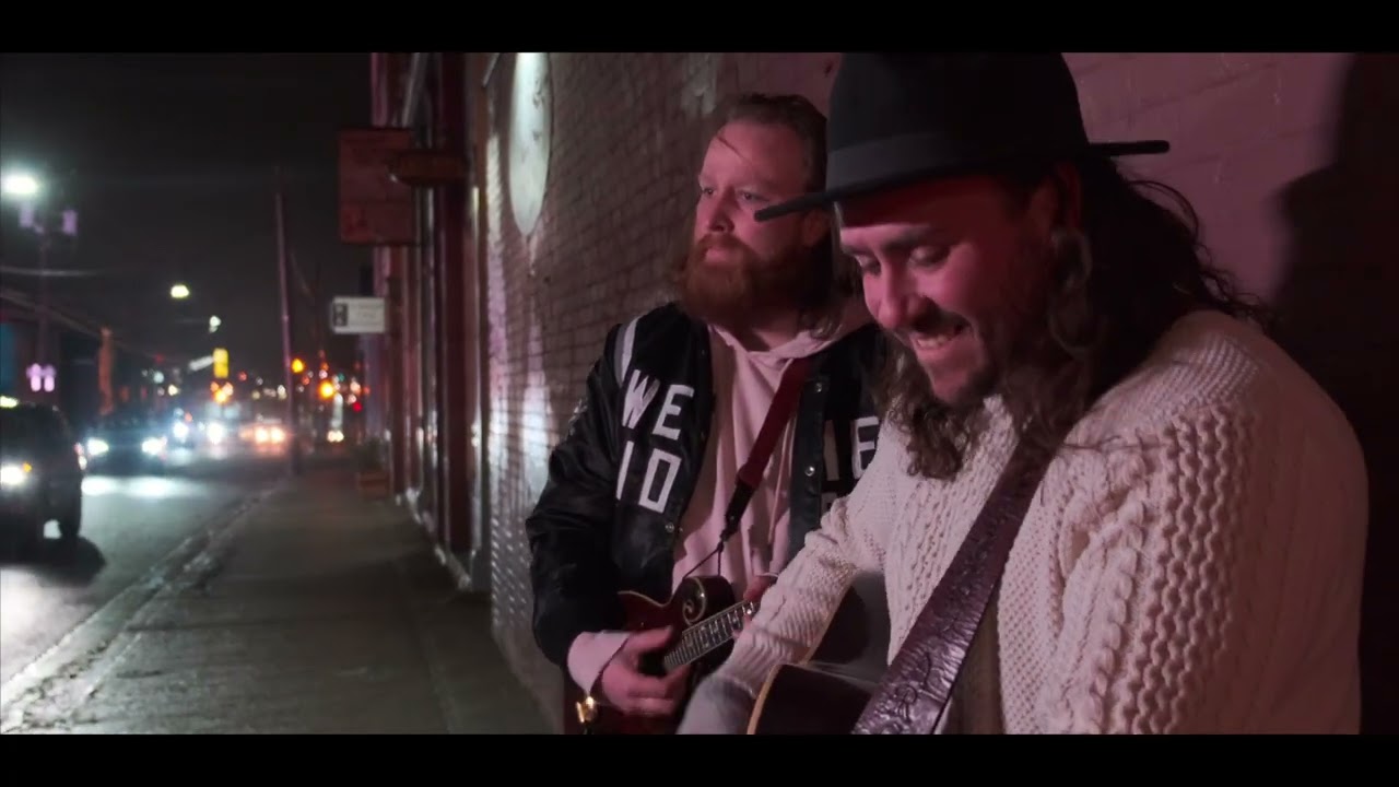 Pretty Archie - Familiar Feeling (Official Music Video)