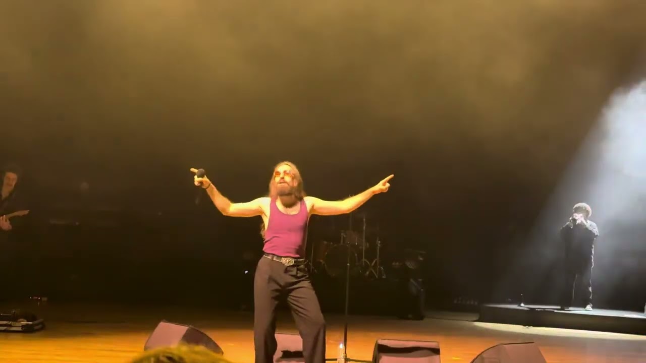 EMRE FEL - GURBET (CANLI PERFORMANS)