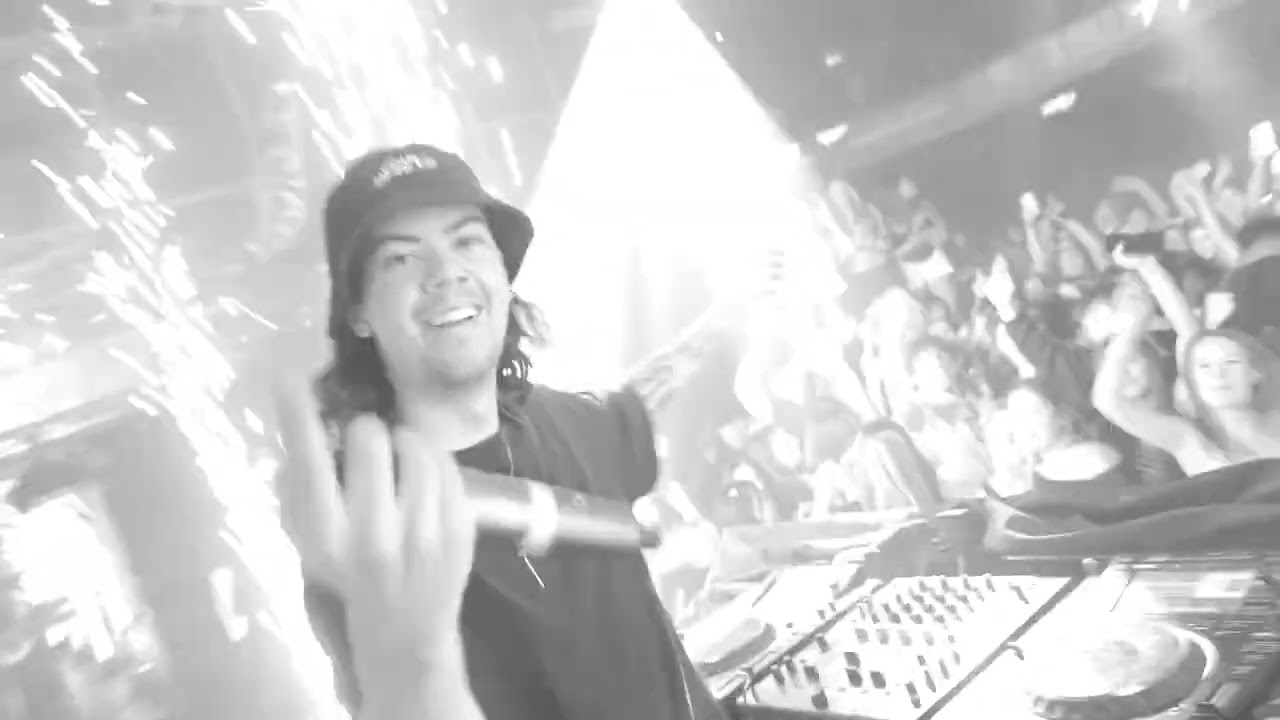 Colin Hennerz + YROR? - Kick Back (VISUALISER)