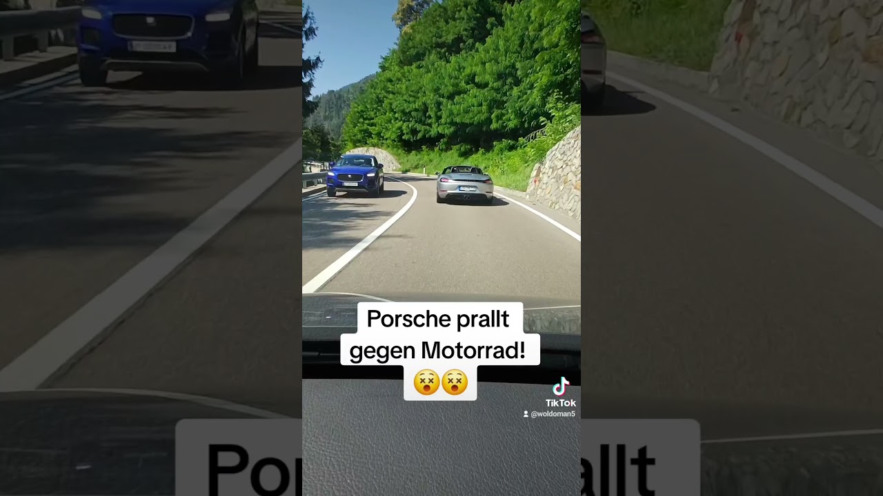 Porsche prallt gegen Motorrad! #Porsche #Motorrad #Unfall #heftig #shorts #woldoman #viralvideo