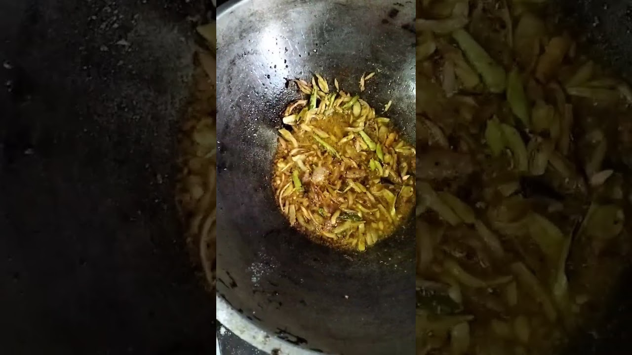 মুগ ডাল দিয়ে লাউ তরকারি।