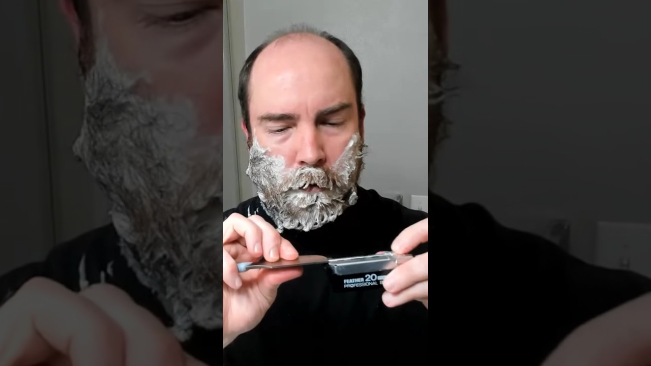 Loading a Feather Artist Club DX (Japanese-style) Razor #shorts #shavingtips