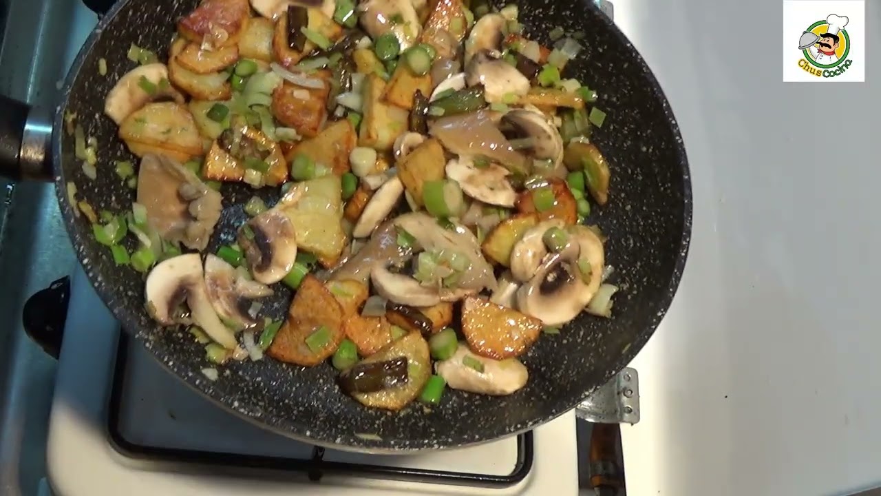 Revuelto de Champiñones, Setas, Patatas y Huevos  