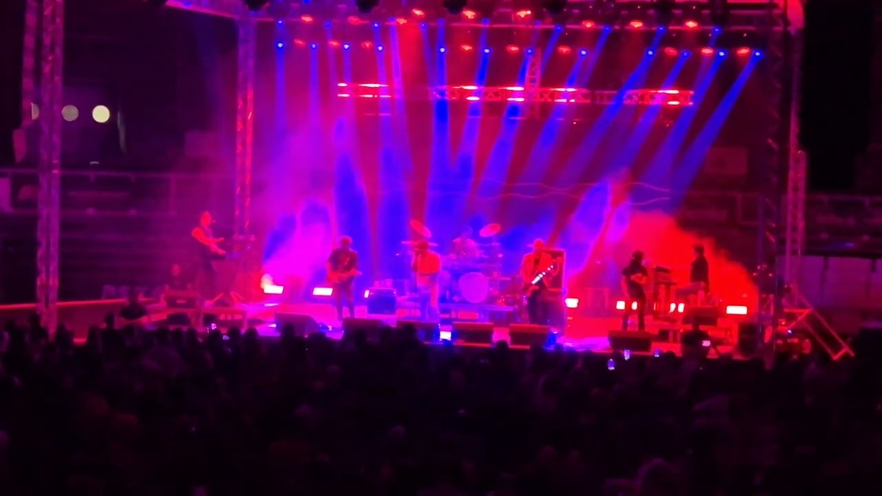 20250531 222337 Zadar Crvena Jabuka Koncert