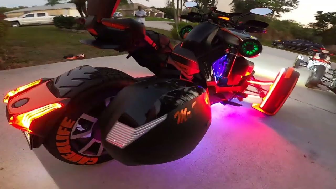 Canam Ryker Ryder meets another group of riders in Port Saint Lucie Florida.Official Mr. Dapper.