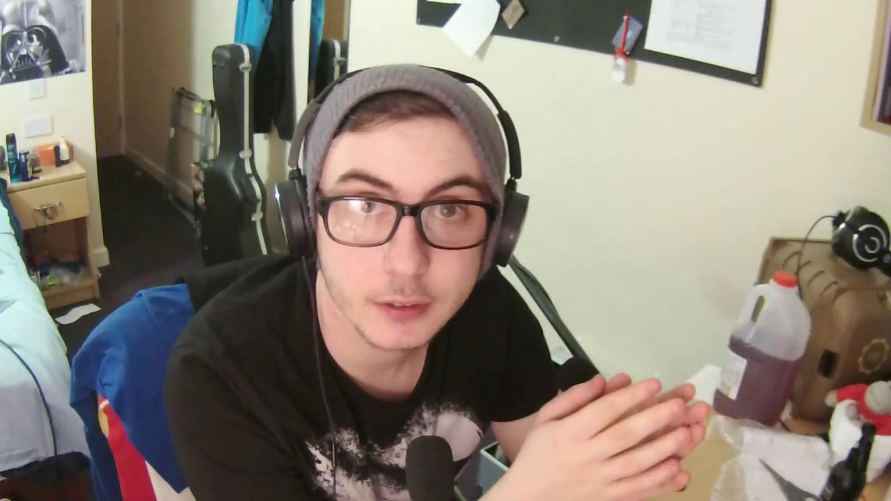 ASMR Ear to Ear Mouth Sounds :D [Little Bit of Whispering]