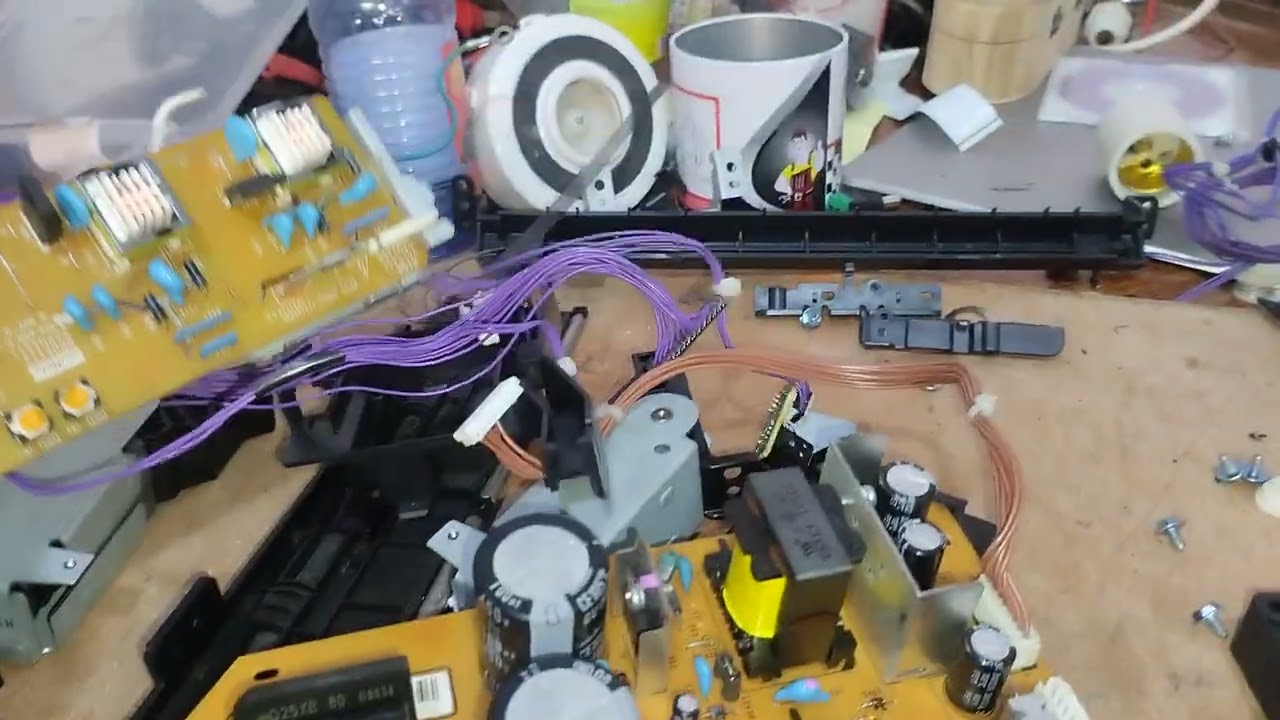 استخراج الكنوز من طابعة قديمة! تفكيك كامل واستعراض للمحركات والقطع الثمينة 🛠️⚙️،​Printer Teardown, 