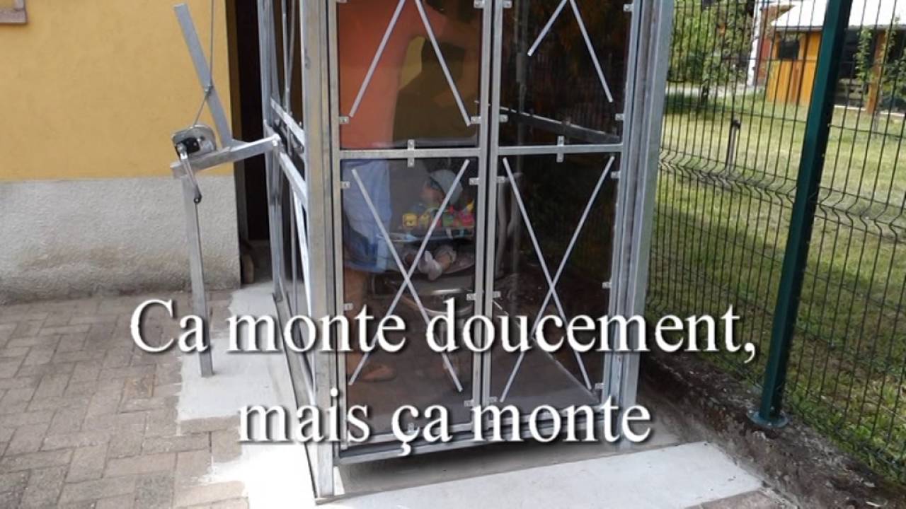 Chez les Fufu - Monte charge