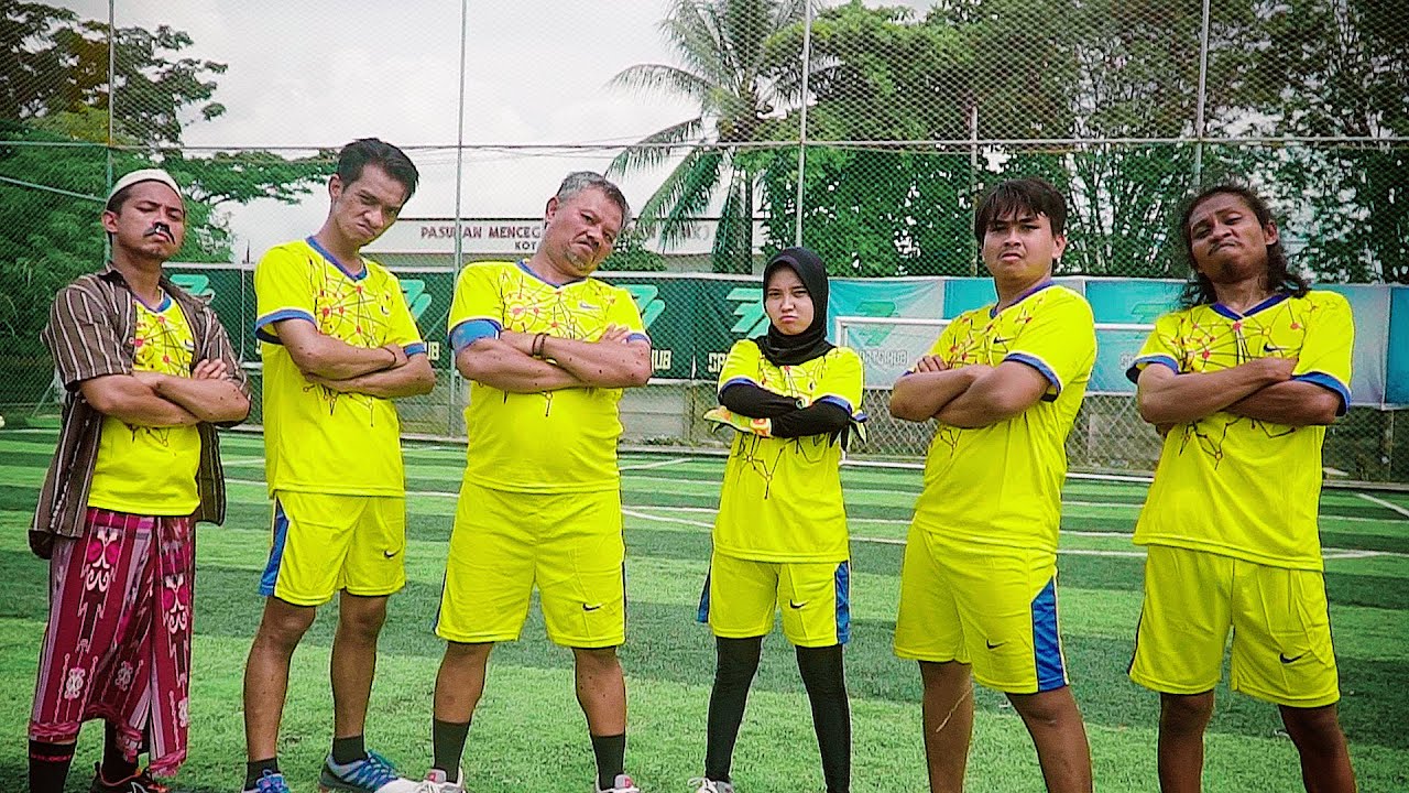 Pak amir main sepak bola